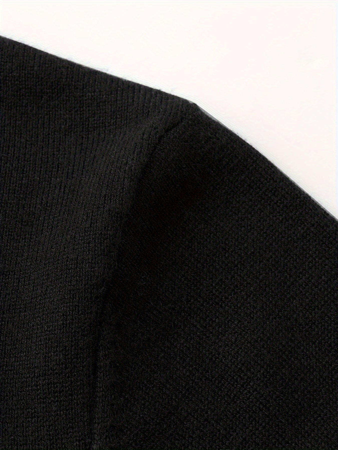 Sweter z klapami i dużą rozciągliwoœcią dla mêżczyzn