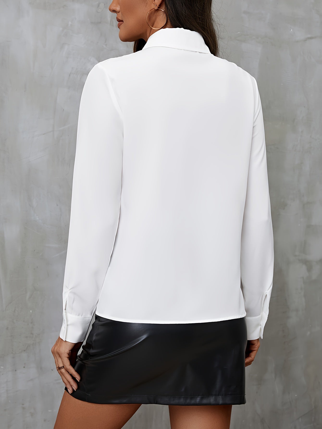 Prosta koszula z falbankami