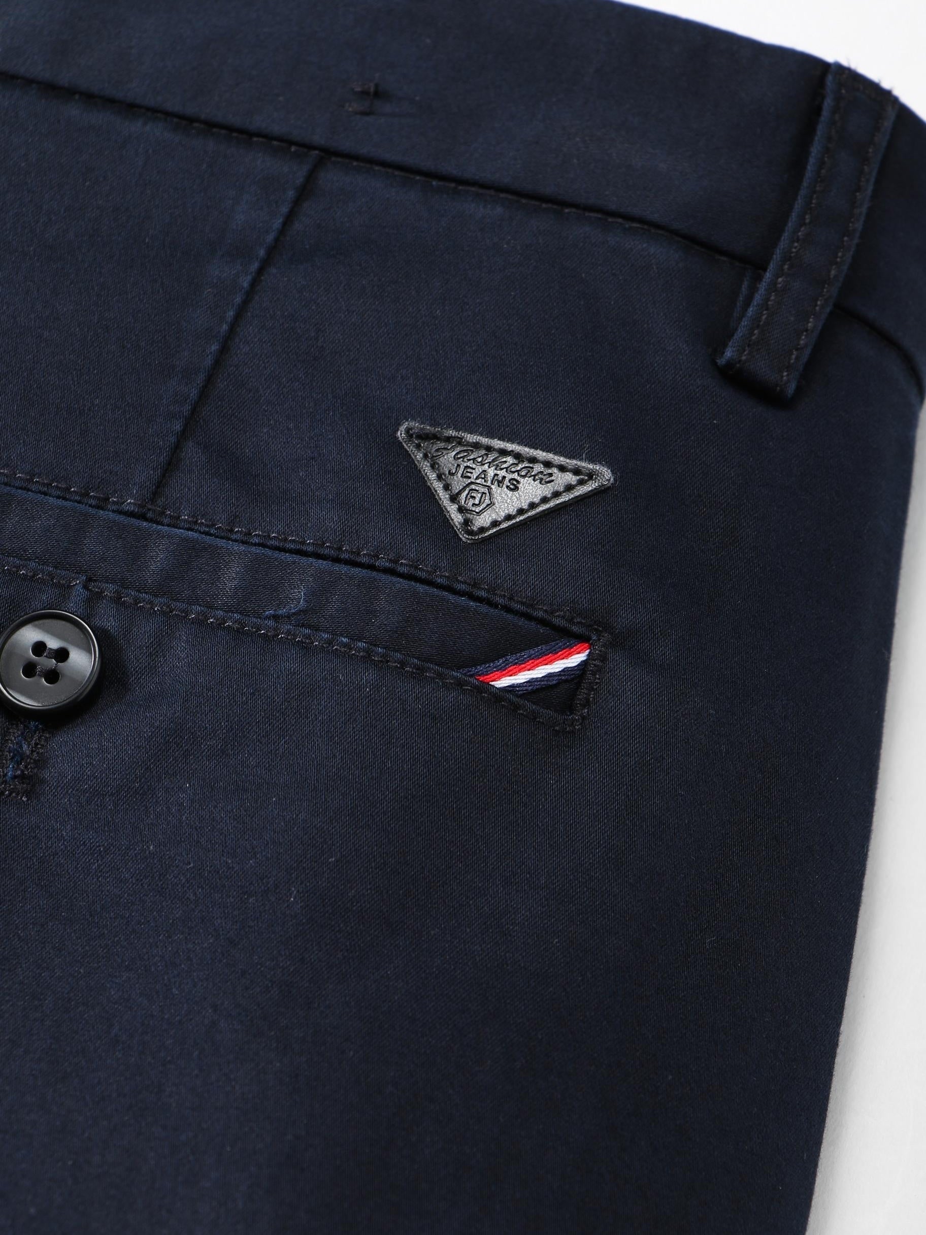 Klasyczne, lekko rozciągliwe spodnie mêskie