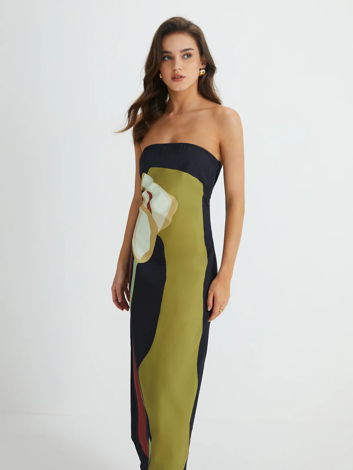 Sukienka bandeau midi w kolorze zielonym