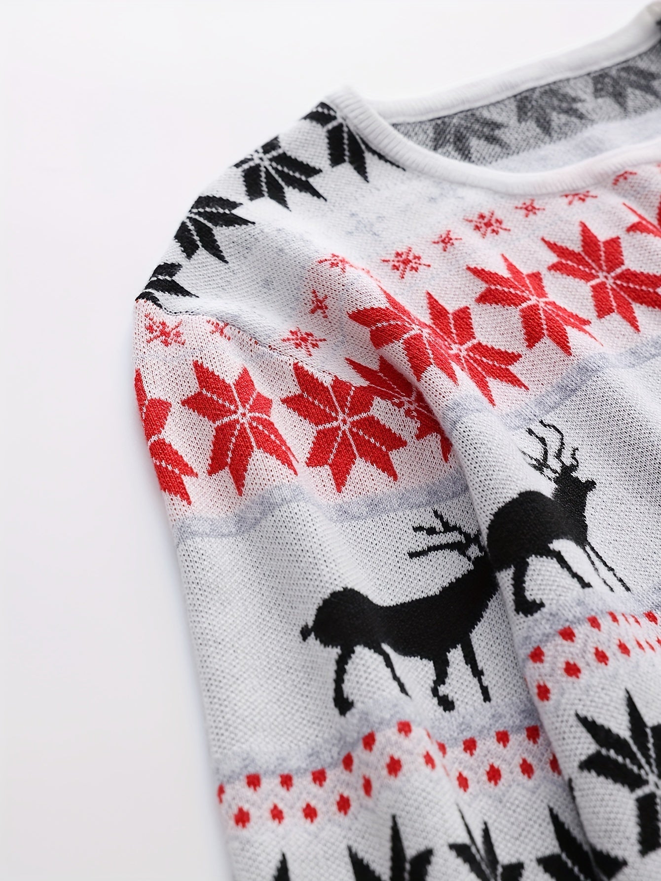 Dzianinowy sweter warkoczowy ze wzorem œwiątecznym