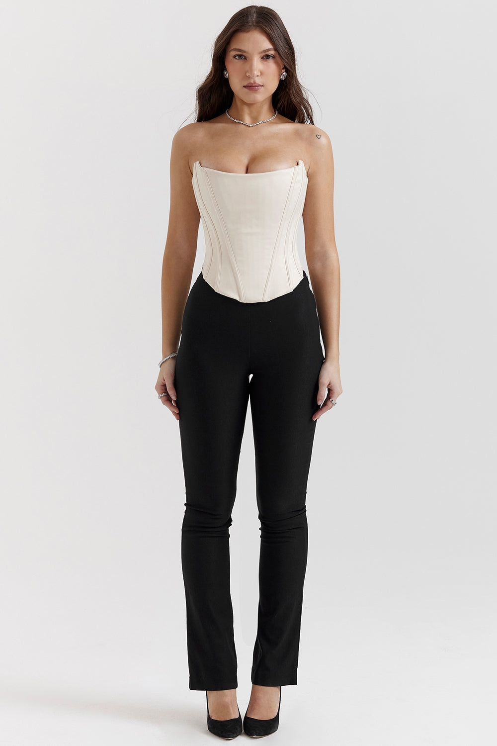 Gorset z koronkowym tyęem