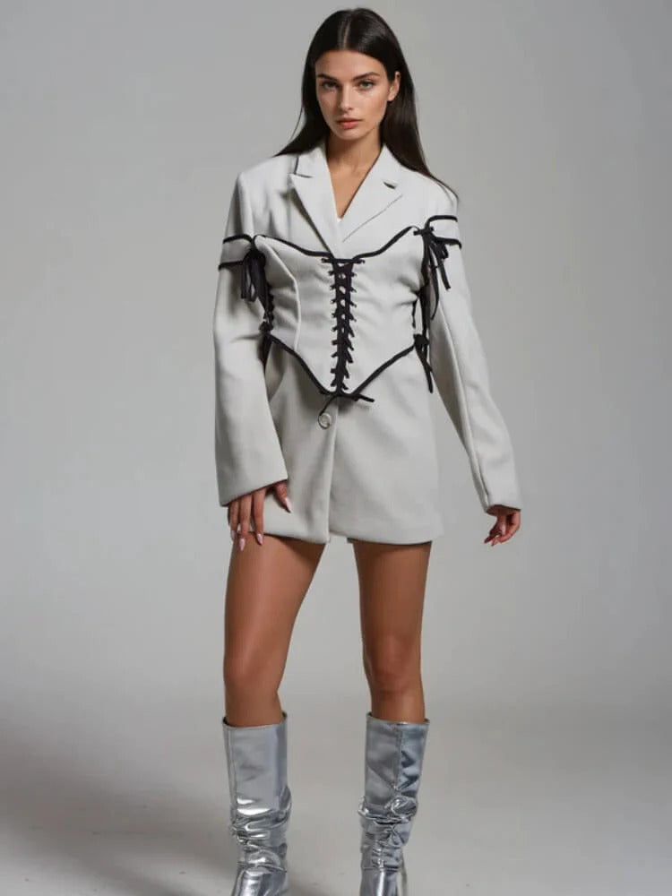 Biała marynarka gorsetowa