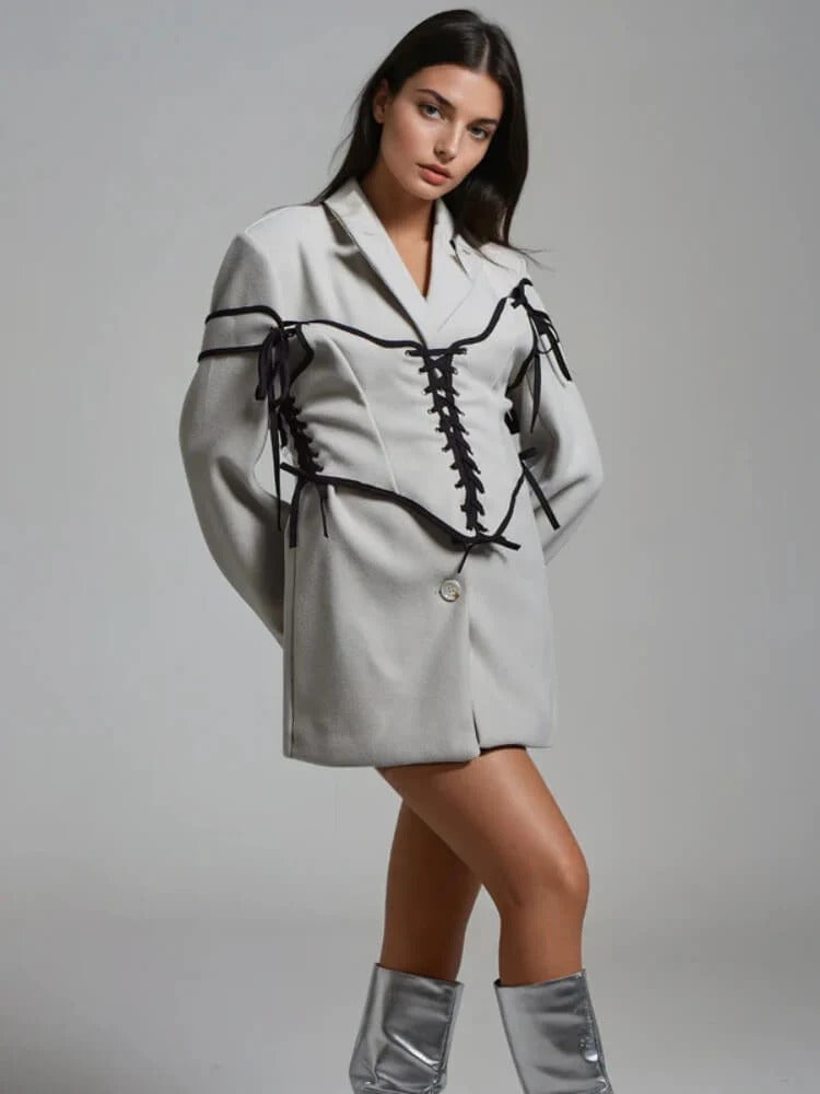 Biała marynarka gorsetowa