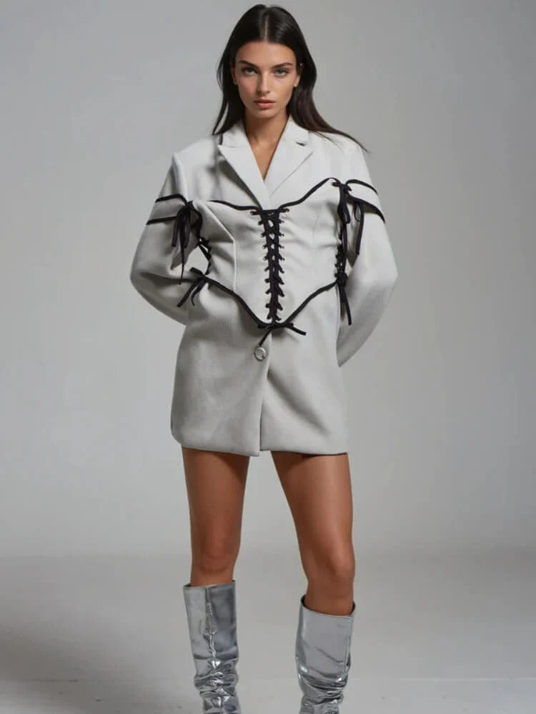 Biała marynarka gorsetowa