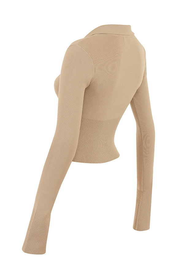 Dzianinowy top w kolorze camelowym ze spódnicą midi