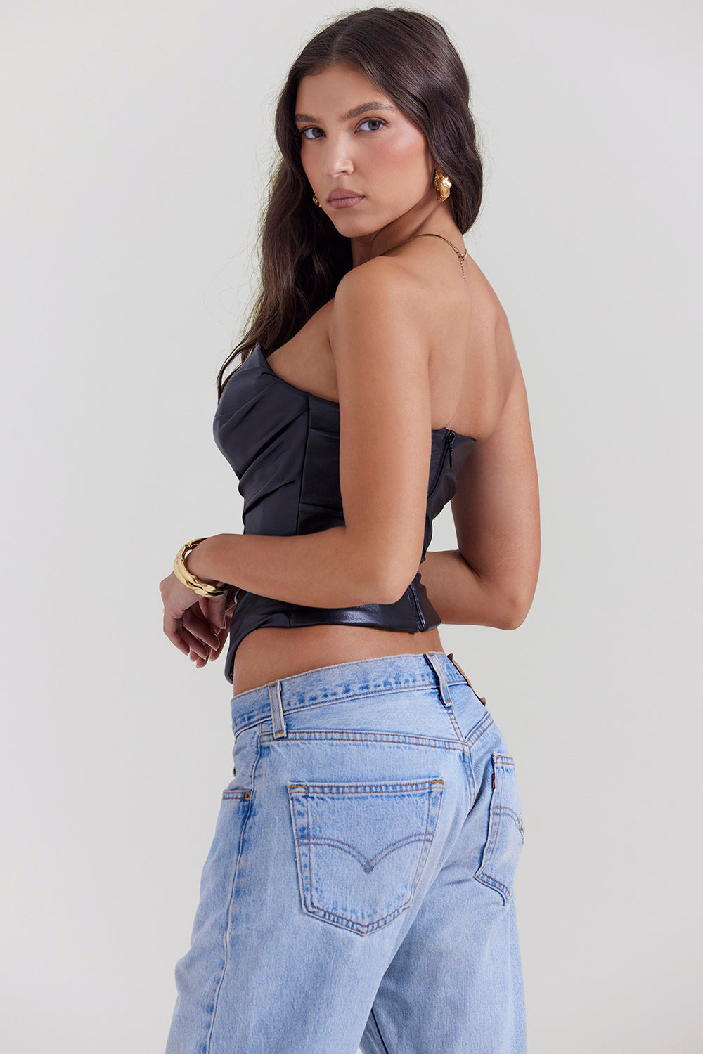 G³êboki gorset ze skóry wegañskiej