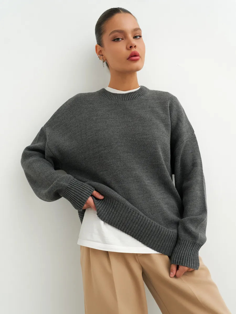 Luźny dzianinowy sweter w paski