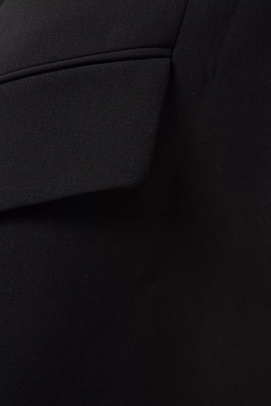 Jednorzędowy czarny płaszcz z mieszanki wełny