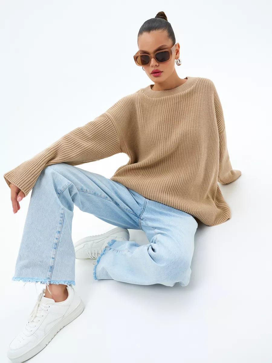 Luźny dzianinowy sweter w paski