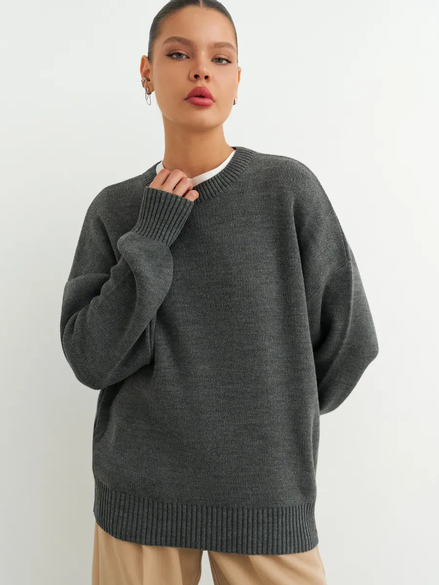 Luźny dzianinowy sweter w paski