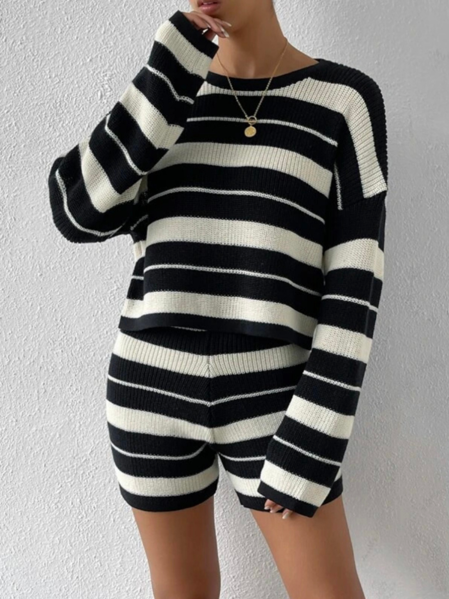Damski sweter i spodenki w paski