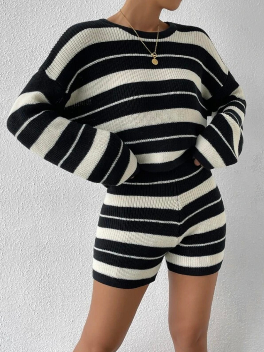 Damski sweter i spodenki w paski