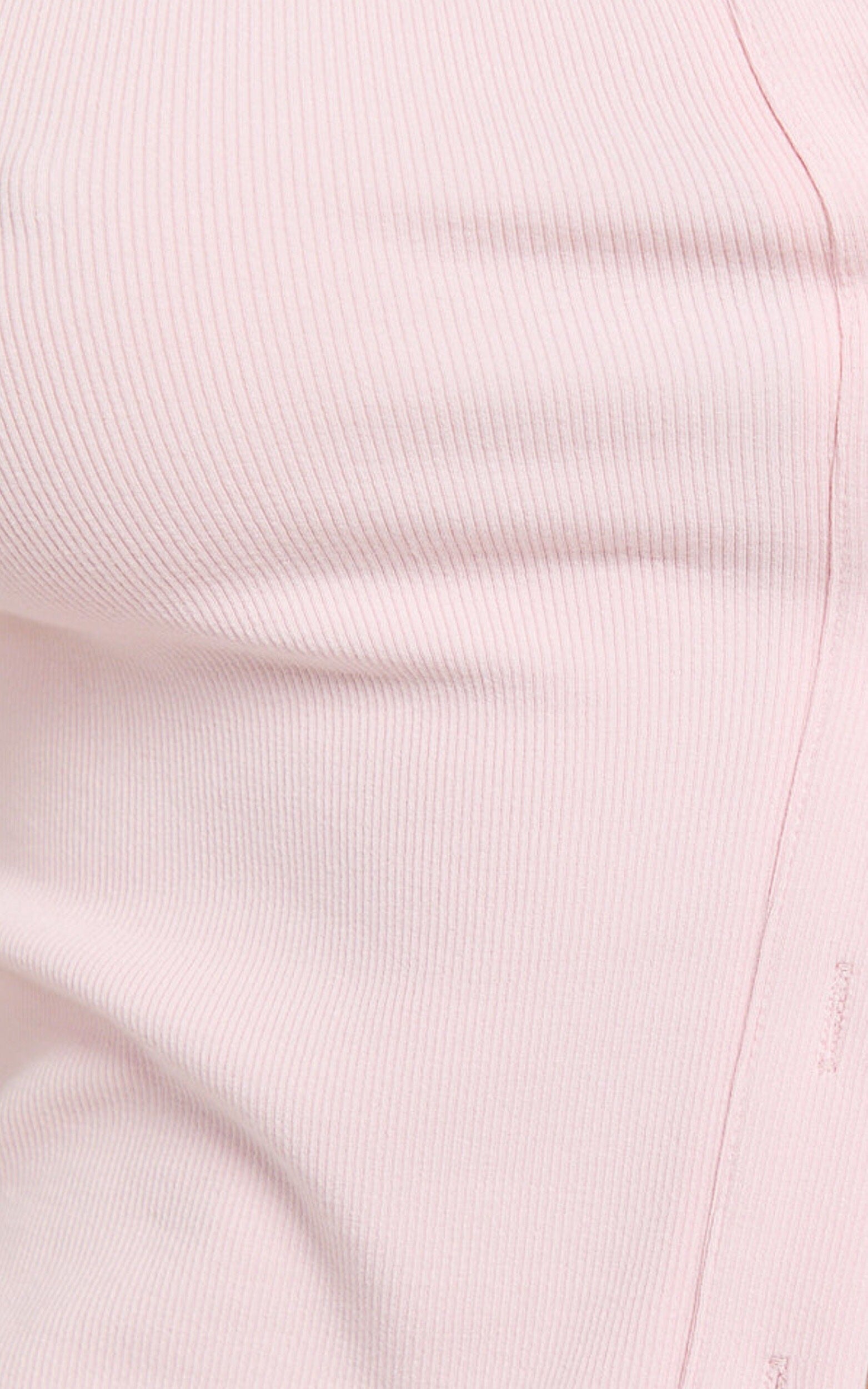 Luźny, dopasowany top i długa spódnica w komplecie