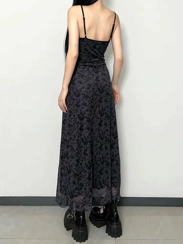 Sukienka maxi z kwiatowym nadrukiem w stylu grunge