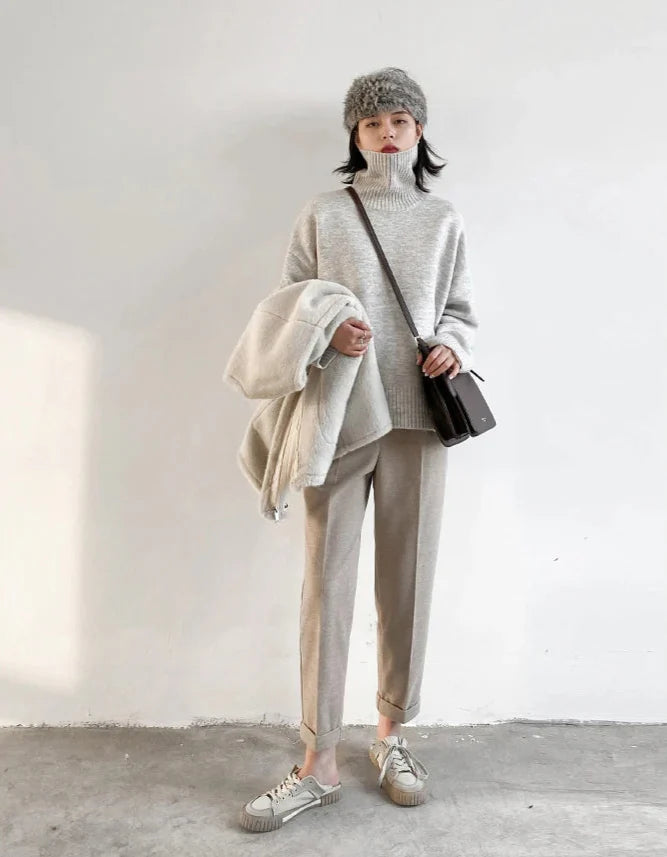 Luźny sweter z golfem