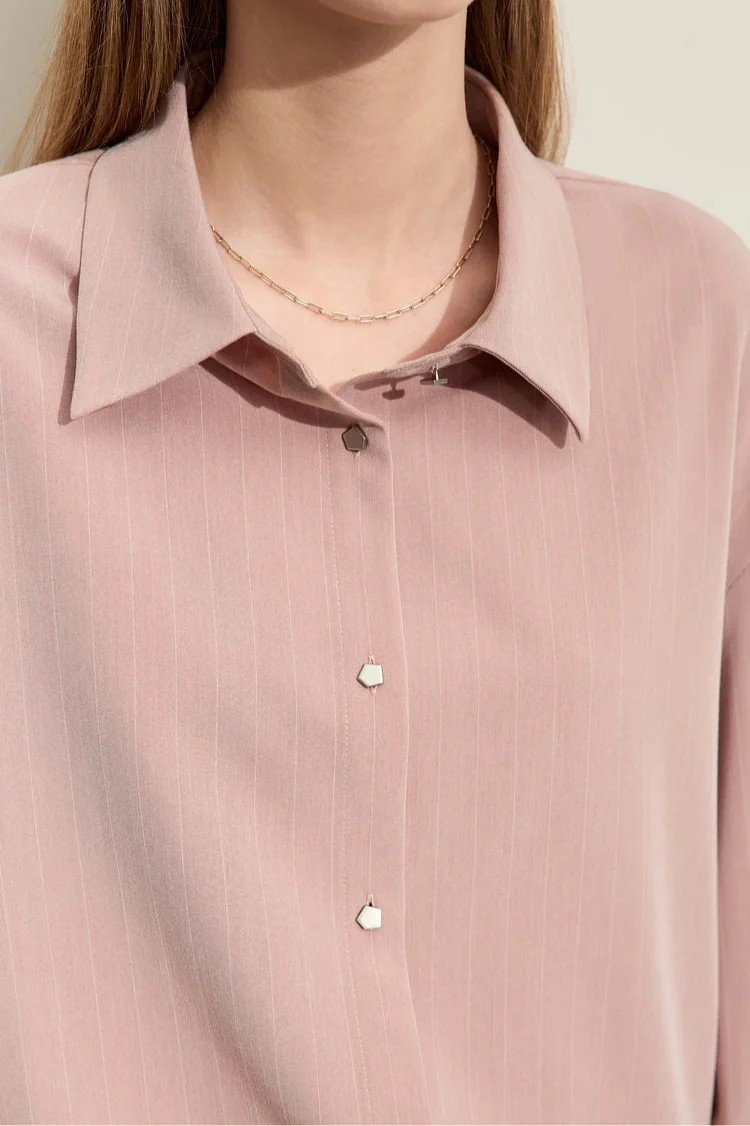 Luźna koszula w paski z długim rękawem