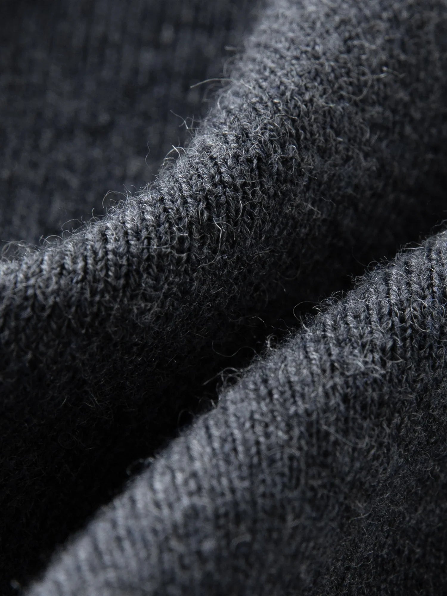 Dzianinowy dwukolorowy sweter