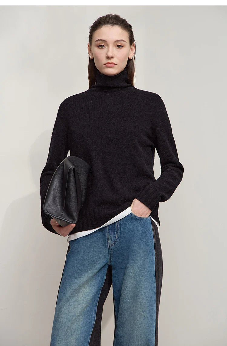 Luźny, swobodny, uniwersalny sweter z wełny