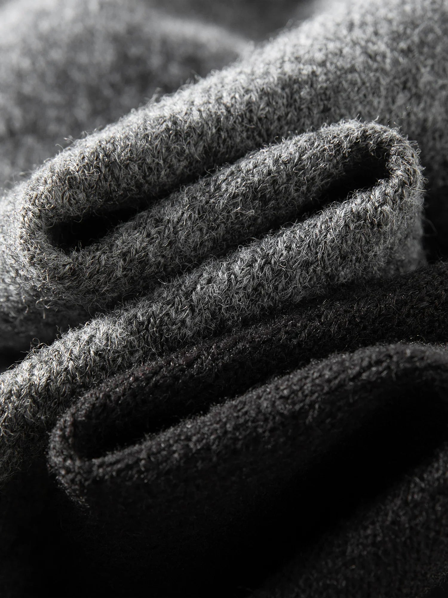 Luźne, swobodne, wełniane spodnie