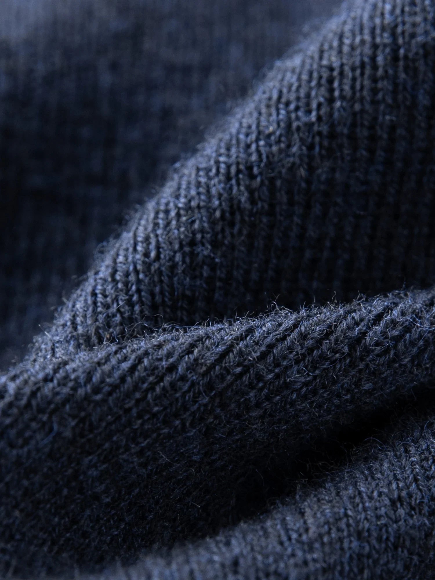 Dzianinowy dwukolorowy sweter