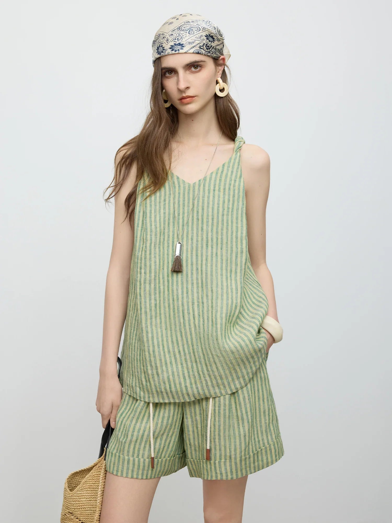 Letni lniany top w paski i szorty