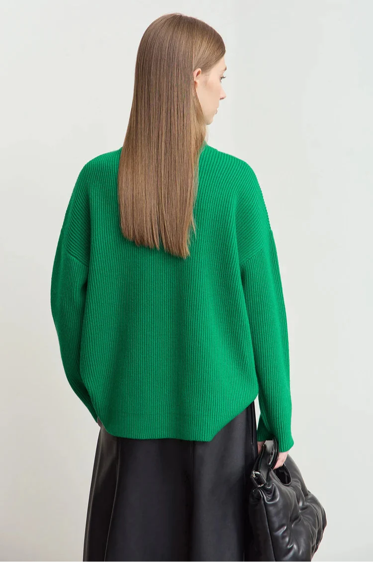 Dzianinowy sweter z golfem skrzyżowanym