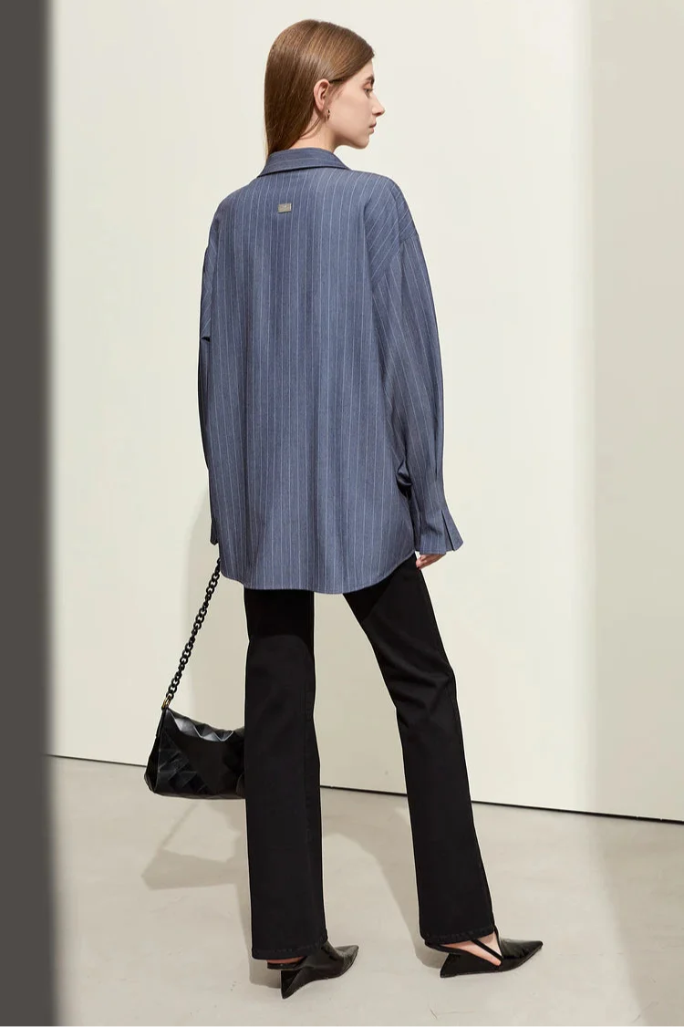 Luźna koszula w paski z długim rękawem