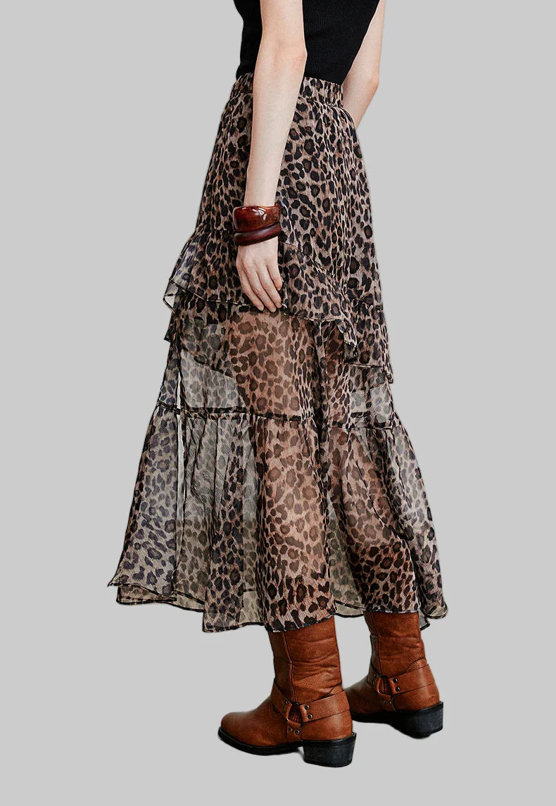 Spódnica z szyfonu z nadrukiem w panterkę i rozcięciem