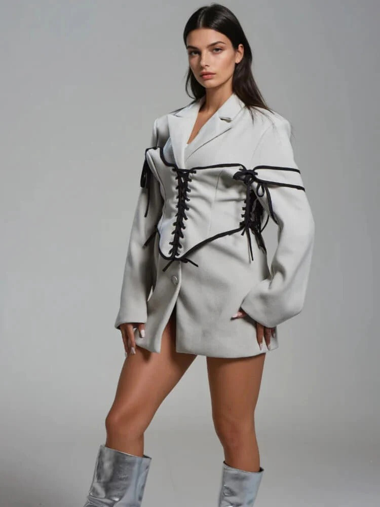 Biała marynarka gorsetowa