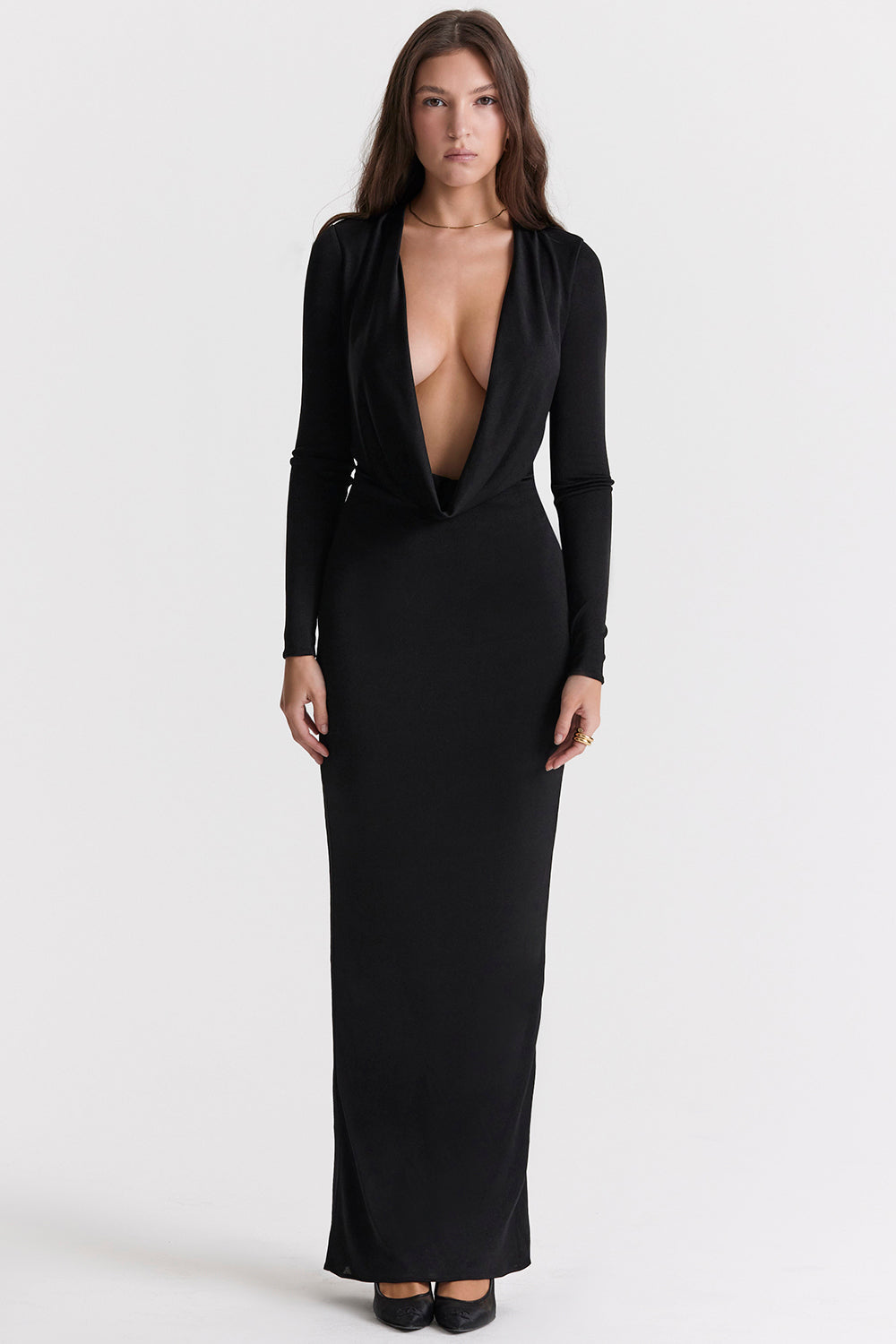 Czarna drapowana sukienka maxi