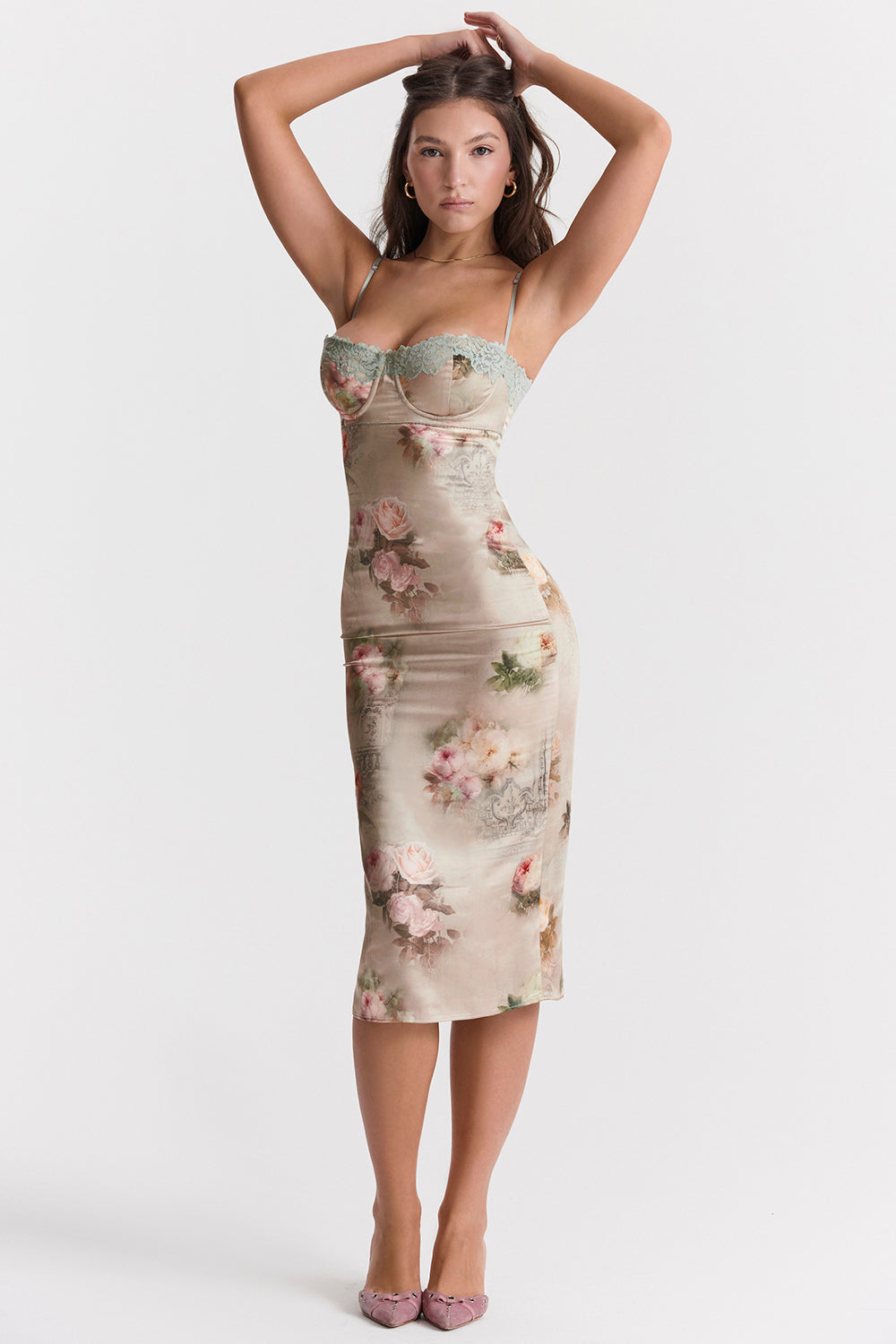 Sukienka midi w stylu vintage w kwiaty