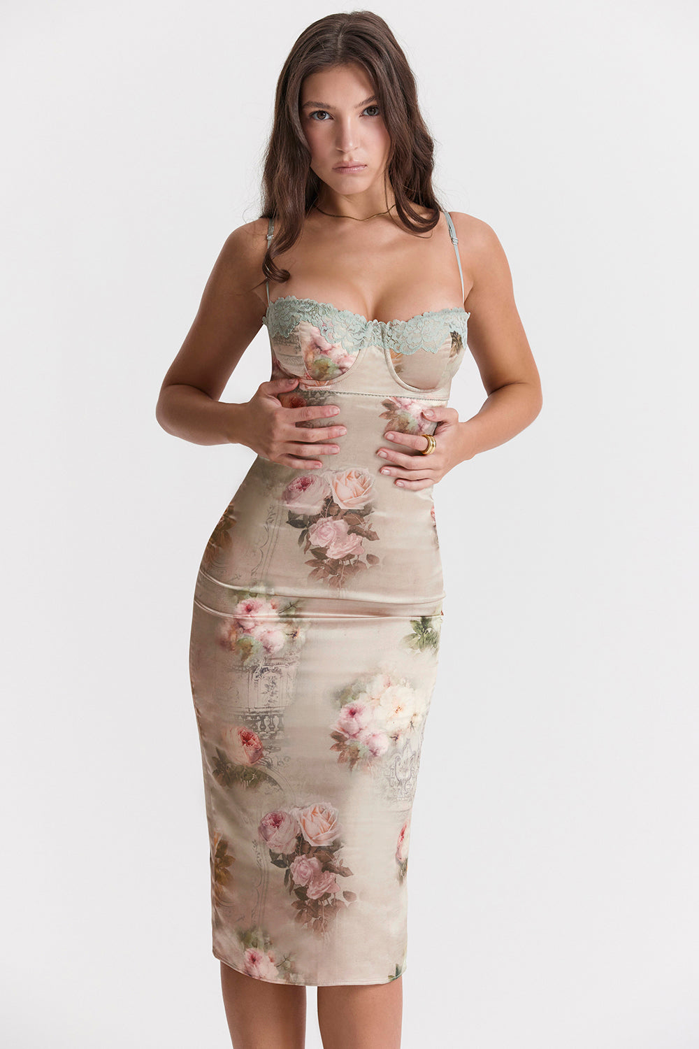 Sukienka midi w stylu vintage w kwiaty