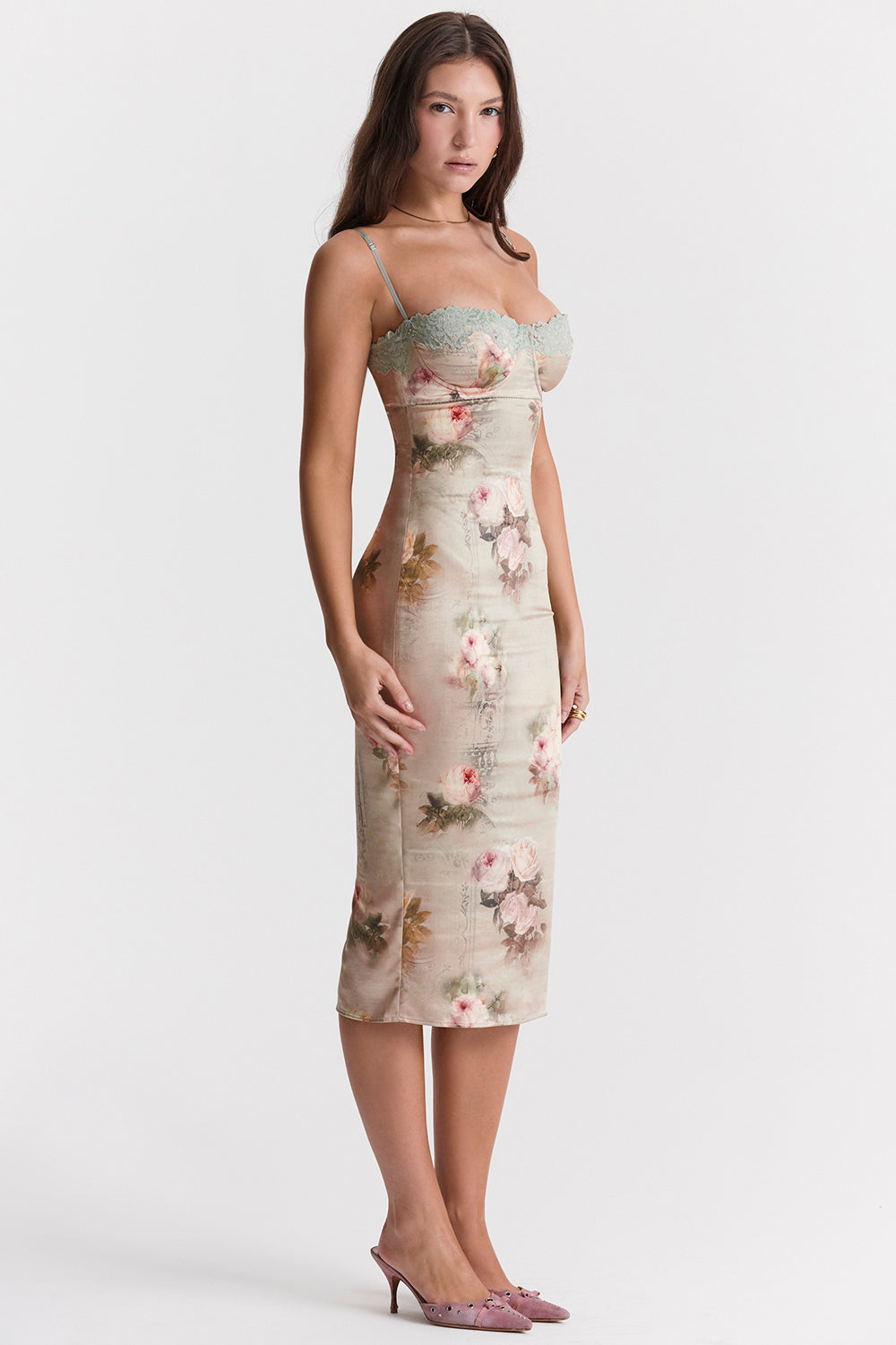 Sukienka midi w stylu vintage w kwiaty